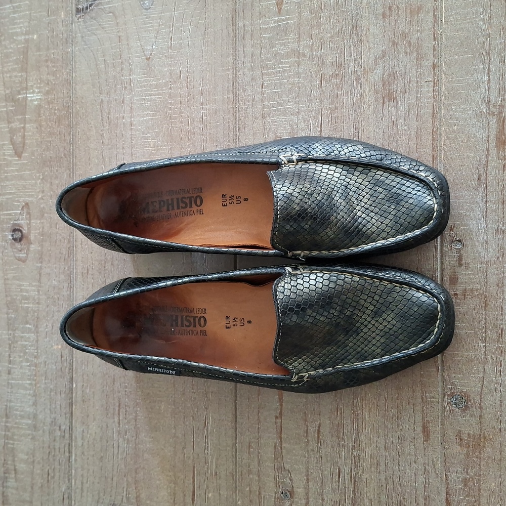Mephisto Women's Chic Green Snakeskin Classic Driving Loafers (Size US 8)